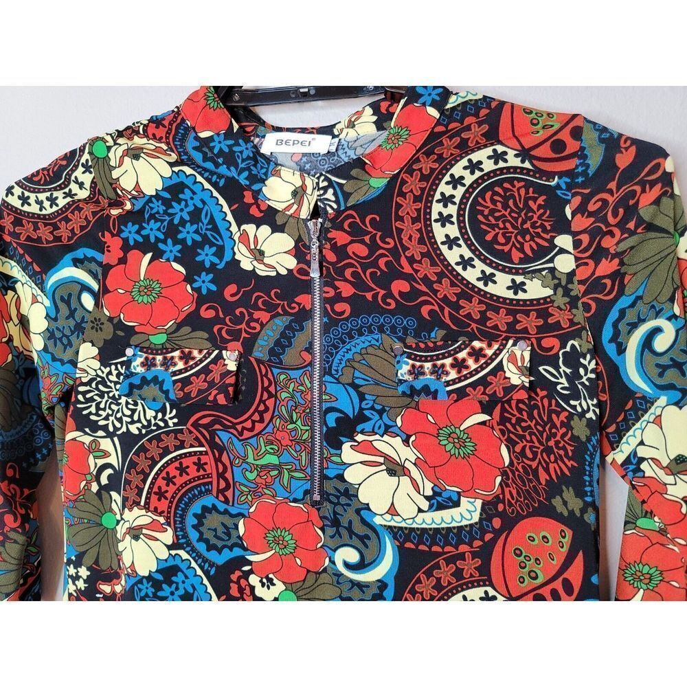Bepei Women's 70s Look Red Floral Shirt Size Medium t72 - Picture 3 of 8